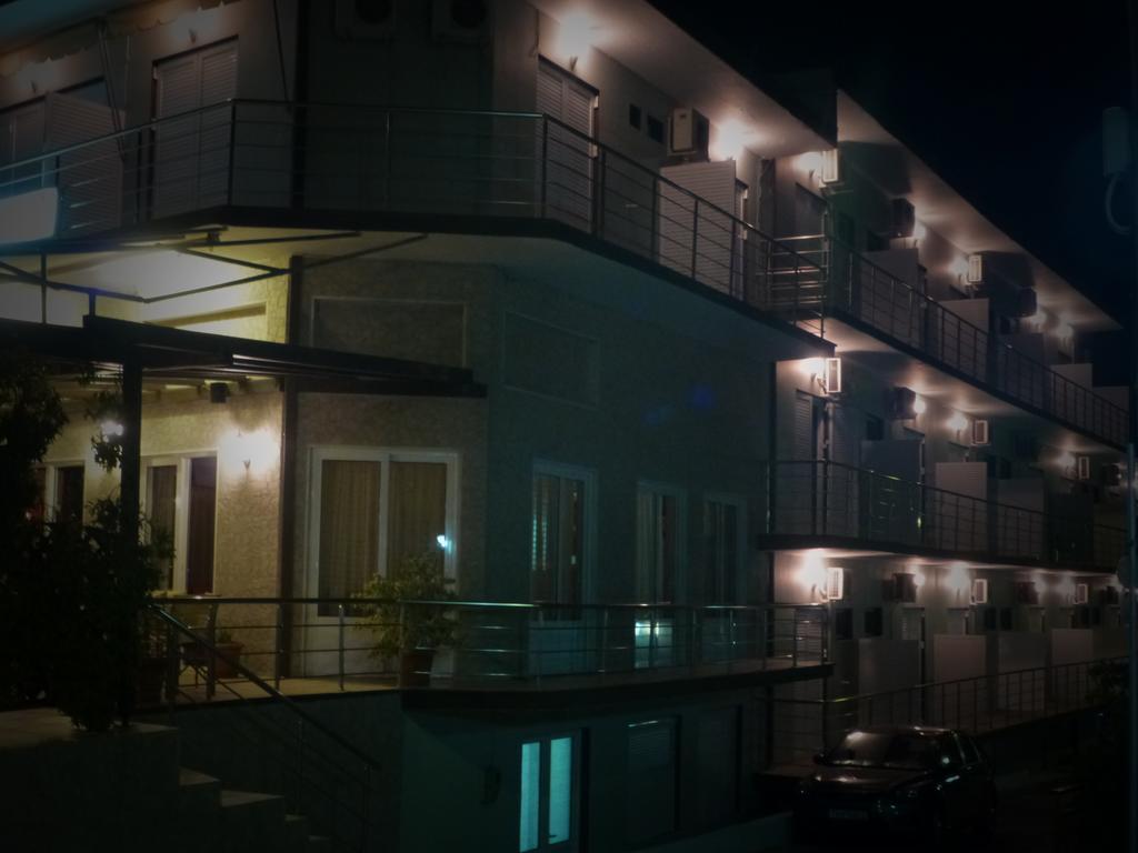 קמנה וורלה Hotel Neon Astron מראה חיצוני תמונה