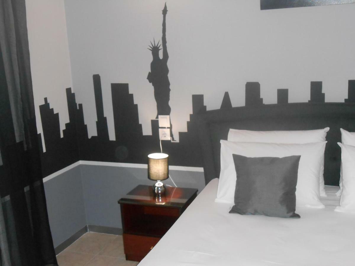 קמנה וורלה Hotel Neon Astron חדר תמונה